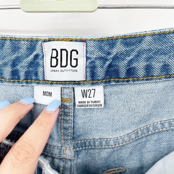 Urban Outfitters BDG Distressed Mom Jeans Sz 27 Blue Tapered High Waist Pockets - Picture 6 of 8